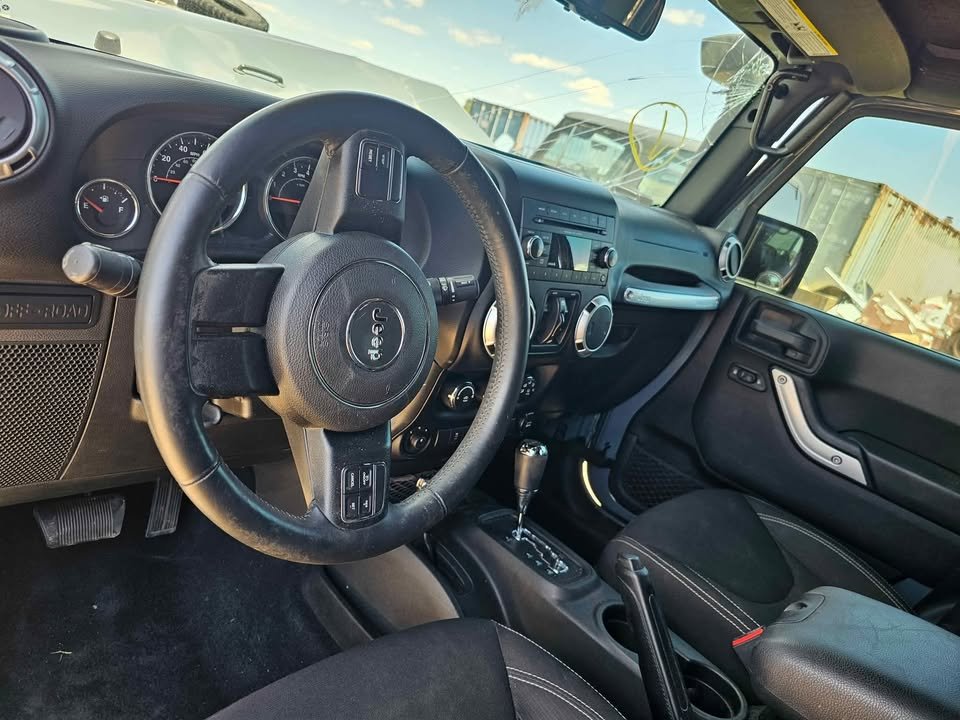 2015 Jeep Wrangler Rubicon β Parting Out / Salvage Jeep - Image 5