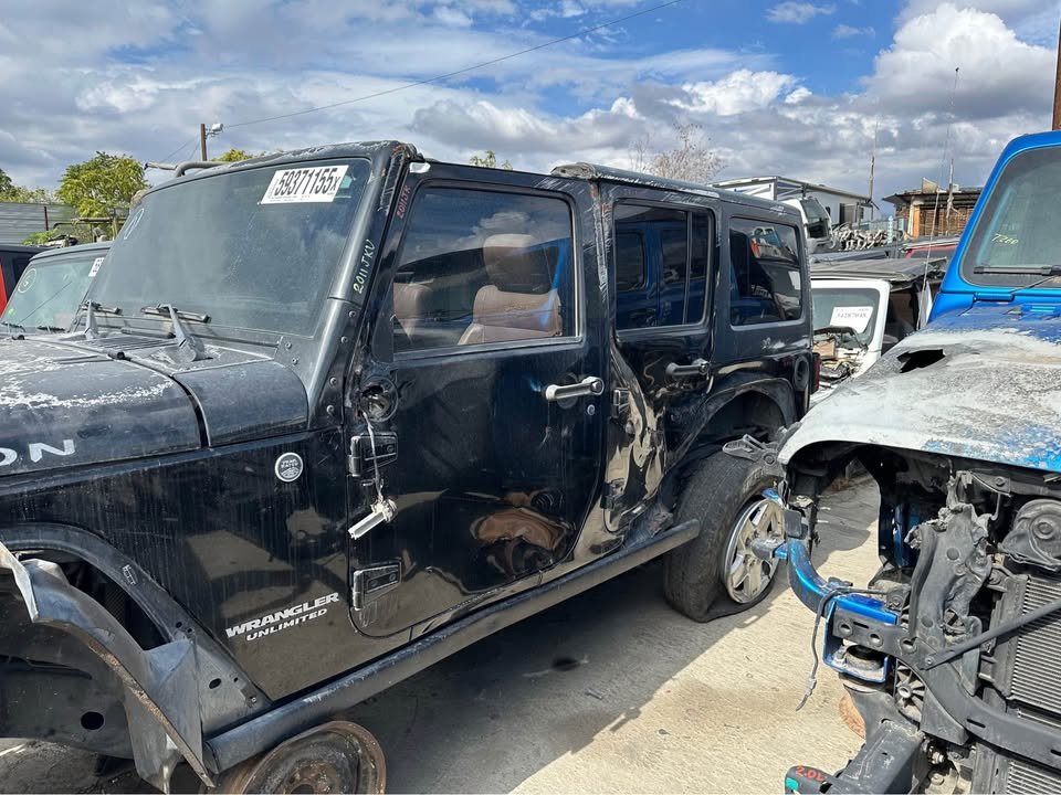 2011 Jeep Wrangler JKU 3.8L Automatic – Parting Out / Wrecked Jeep - Image 4
