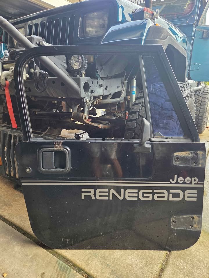 Jeep Wrangler YJ Passenger Side Door 1987–1995 – Right Side Replacement Door (Used)