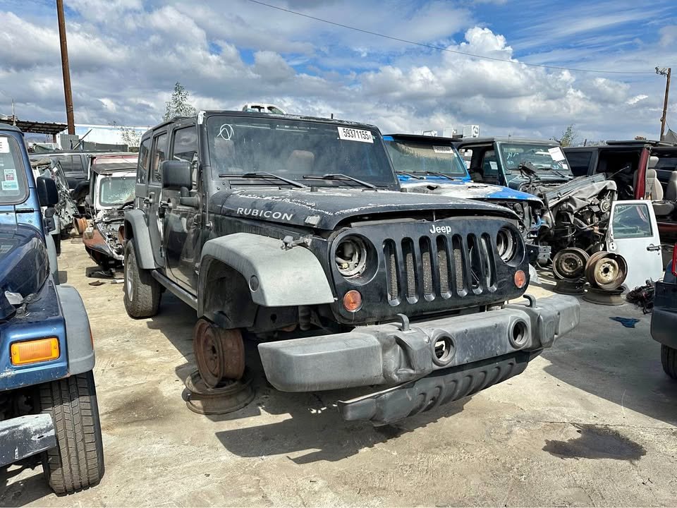 2011 Jeep Wrangler JKU 3.8L Automatic – Parting Out / Wrecked Jeep