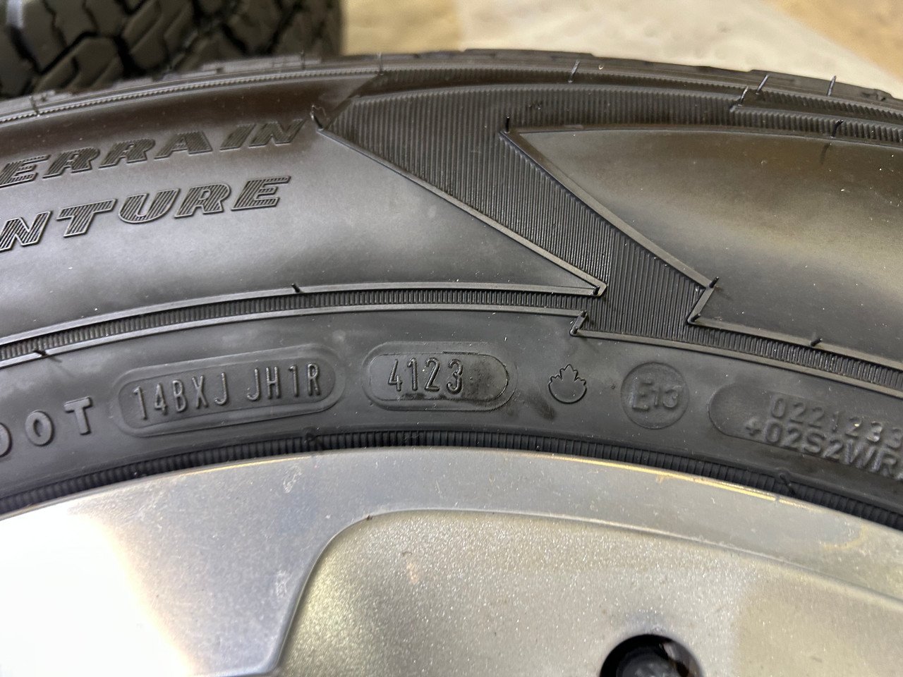 2007-2018 Jeep Wrangler JK 18" 5-Spoke Wheels & Tires – Set of 4 (Used) - Image 9